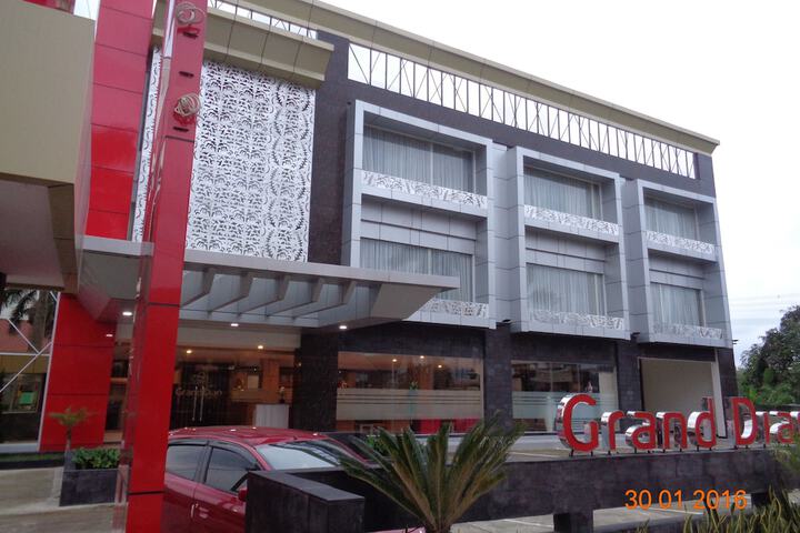 Grand Dian Hotel Slawi