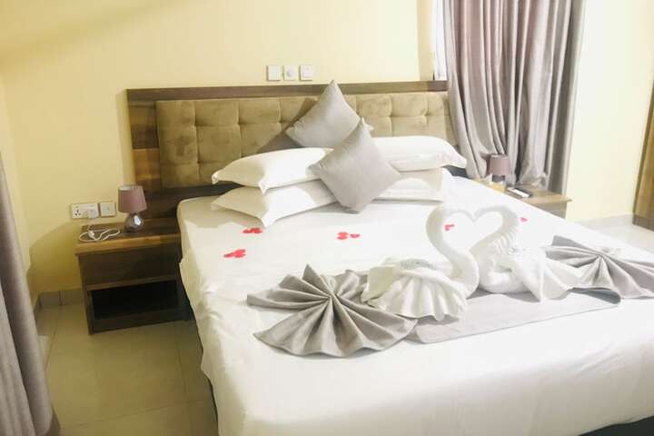Room 8 of 40