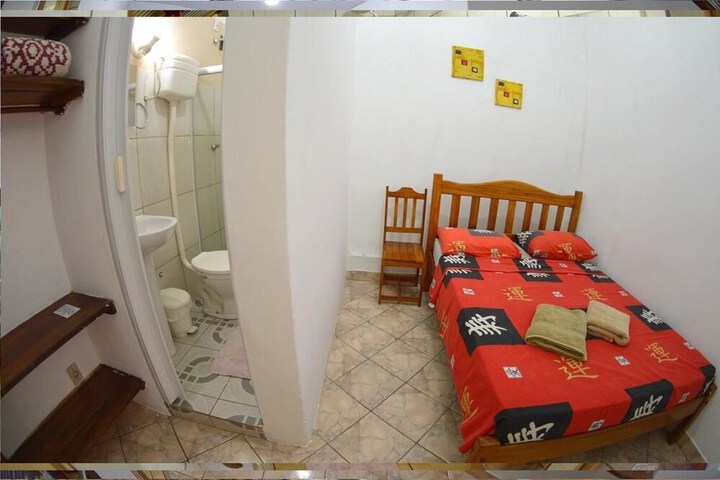 Room 3 of 53