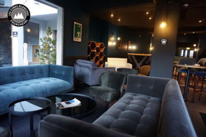 Lounge 26 of 35