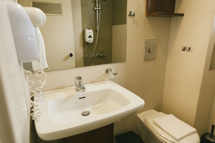 Room 44 of 55