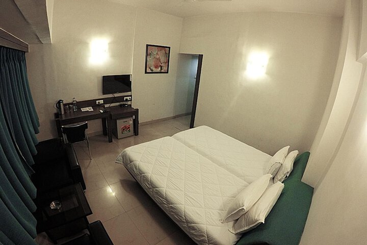 Room 8 of 26