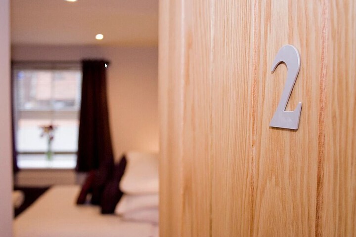 Room 16 of 42
