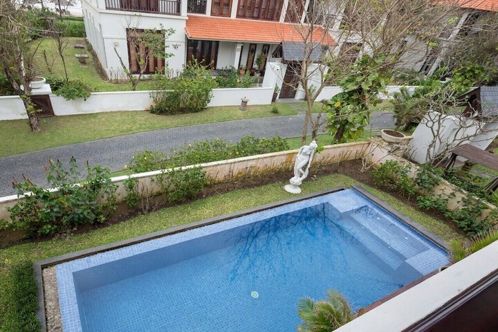 Pool 79 of 125