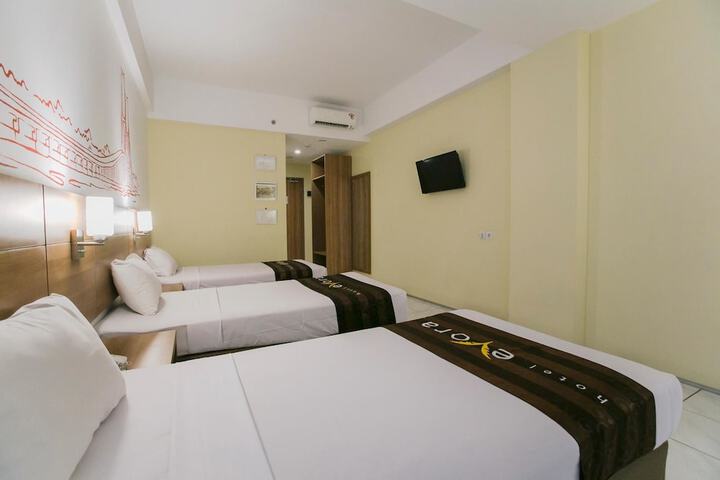 Room 10 of 33