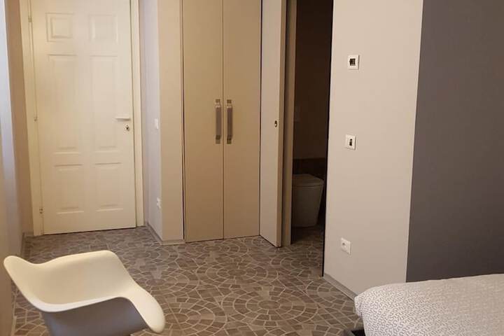 Room 9 of 41