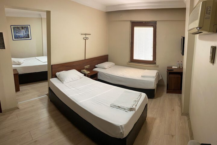 Room 11 of 37