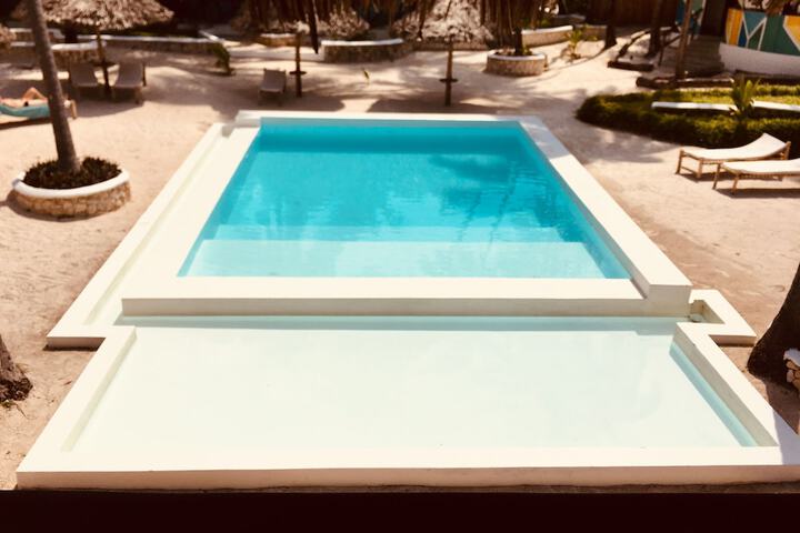 Pool 27 of 84