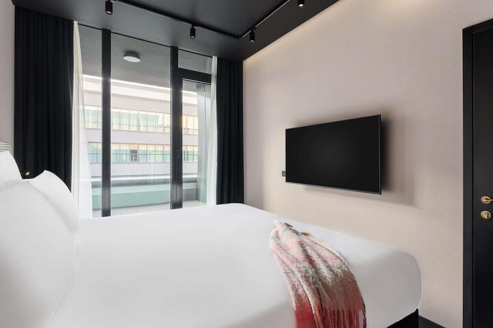 Room 20 of 98