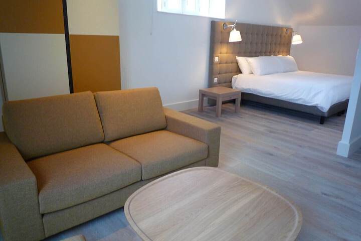 Room 30 of 144