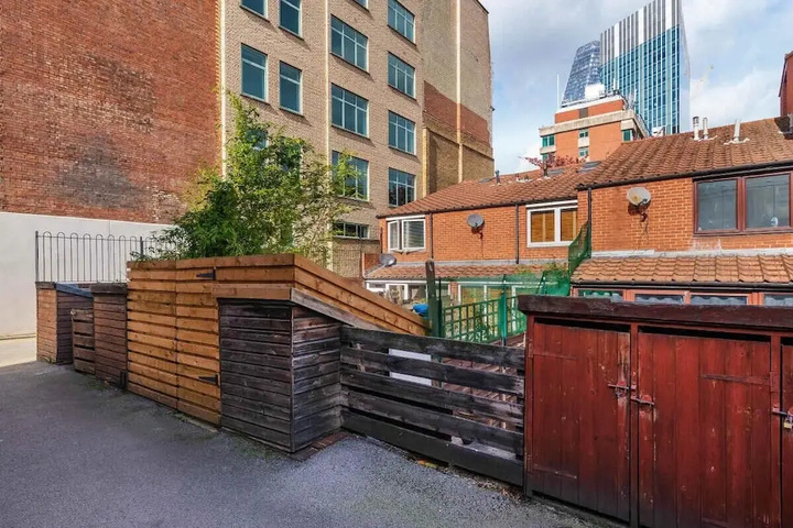 Beautiful Studio W / patio Near London Bridge