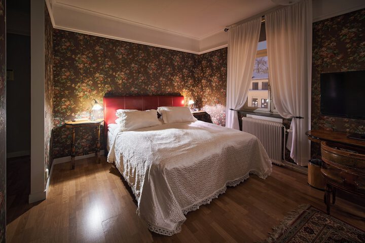 Room 21 of 48