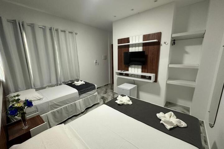 Room 9 of 32