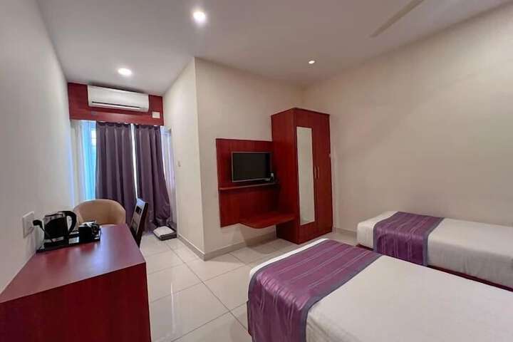 Room 2 of 11