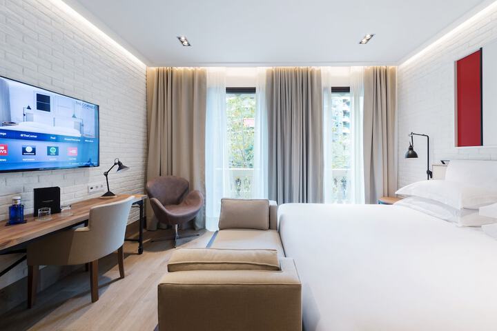 Room 15 of 34