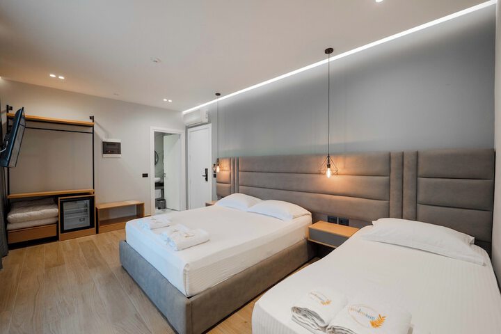 Room 32 of 72