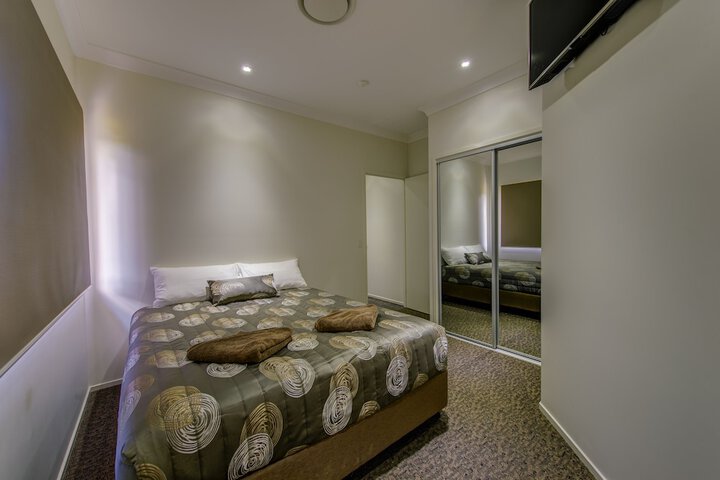 Room 10 of 43