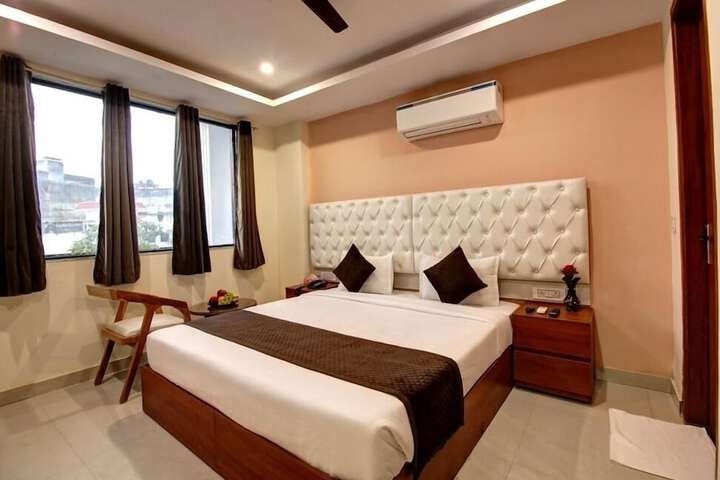 Room 3 of 11
