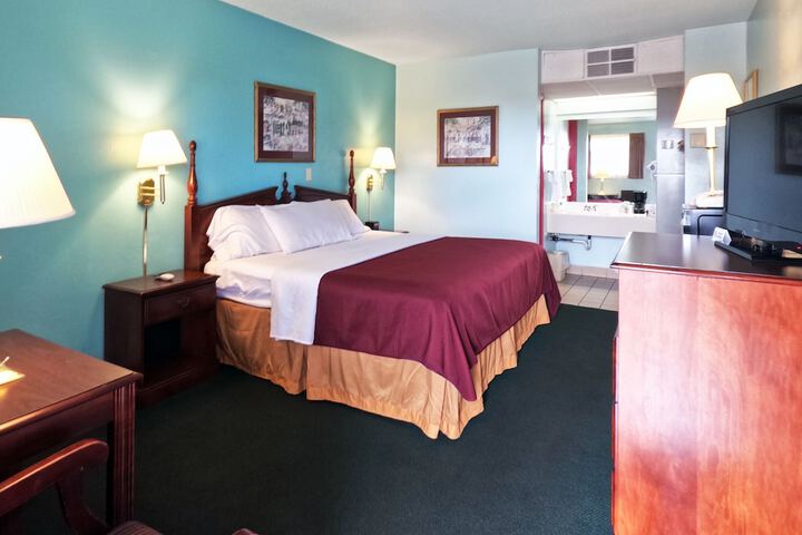 Room 16 of 33
