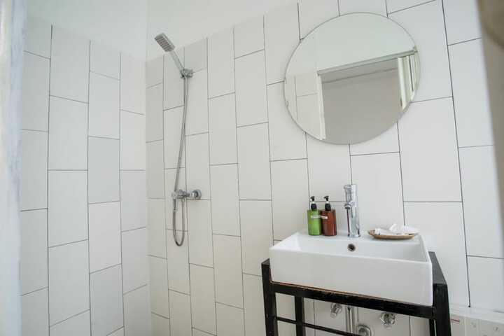 Room 64 of 93