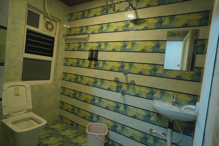 Room 17 of 27