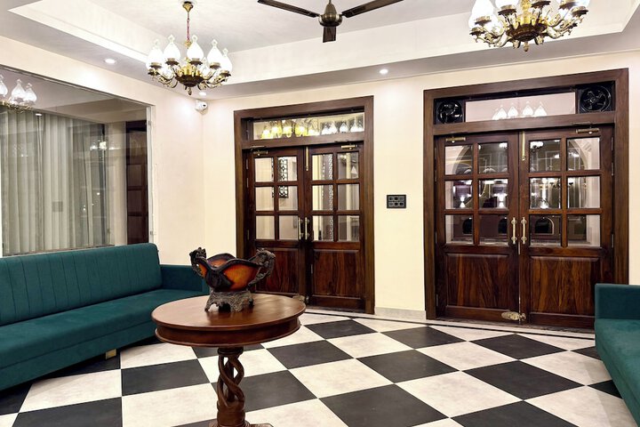 Hotel Interior 4 of 97