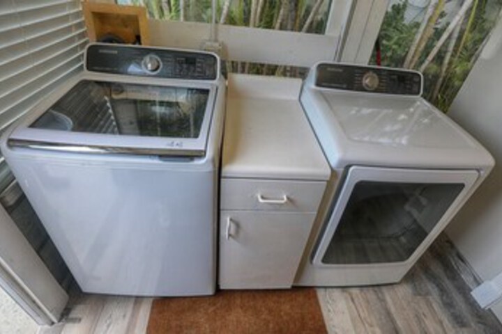 Laundry 11 of 31