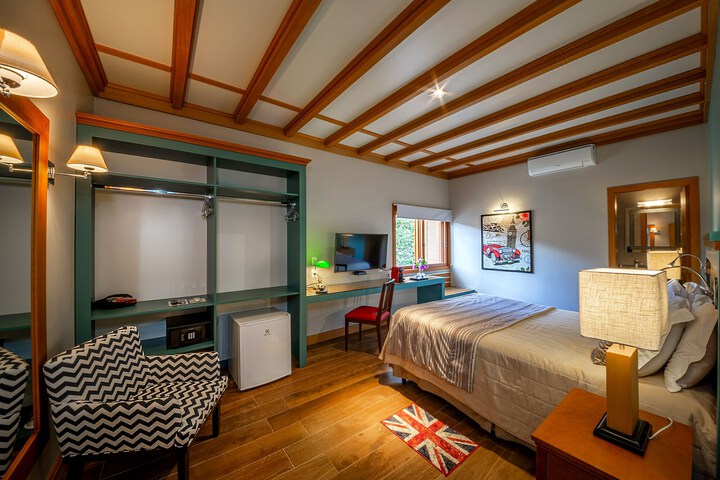 Room 25 of 79