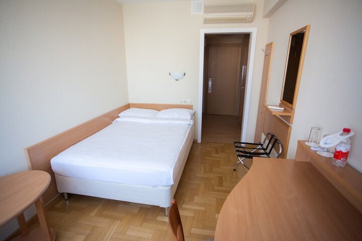 Room 22 of 79