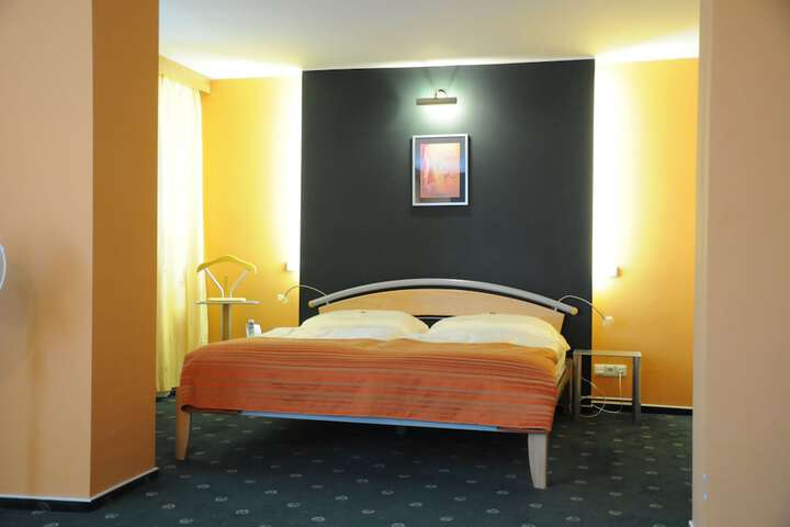 Room 5 of 44