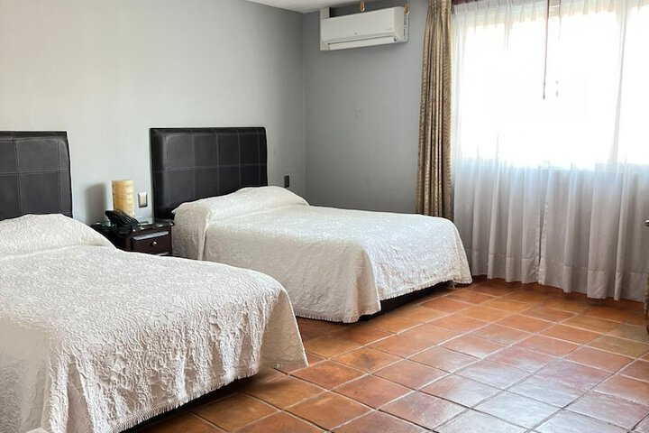 Room 9 of 26