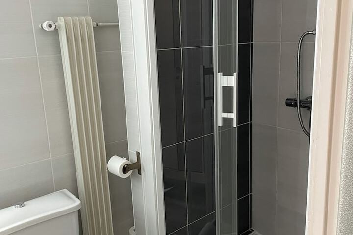 Room 32 of 54