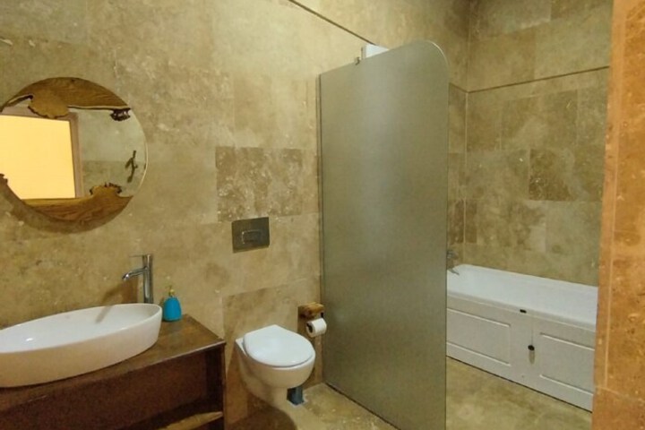 Room 53 of 78
