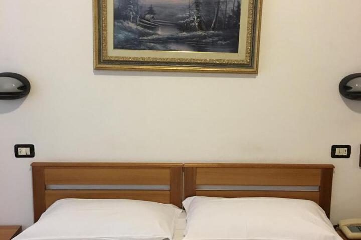 Hotel Dora