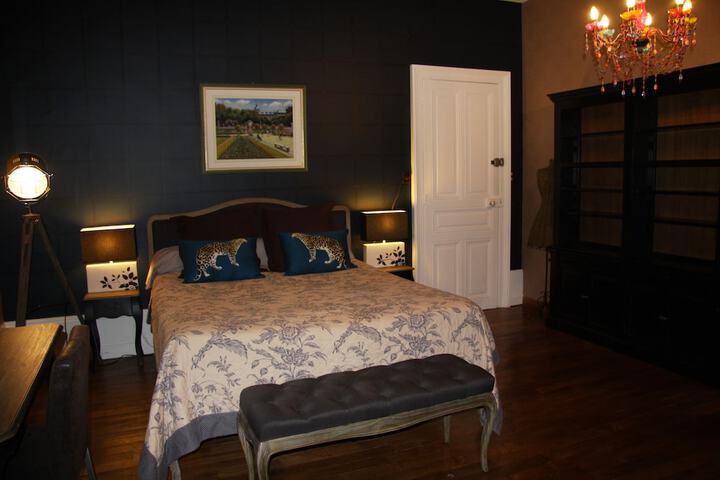 Room 21 of 193