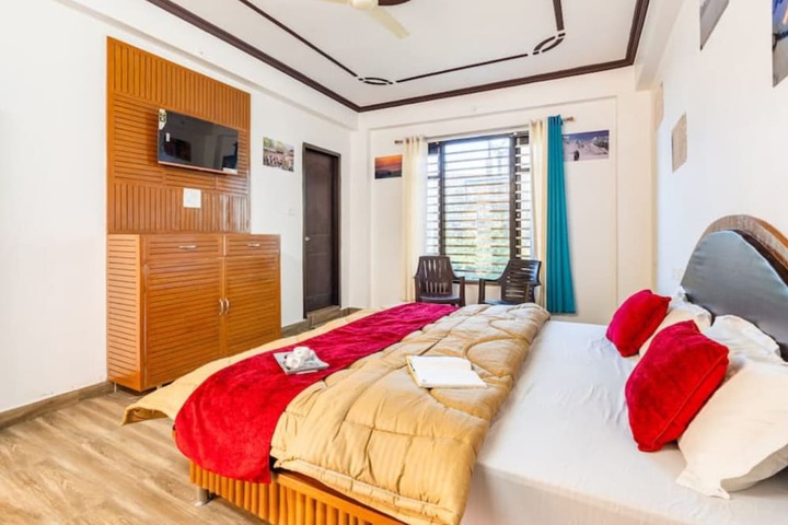 Room 5 of 11