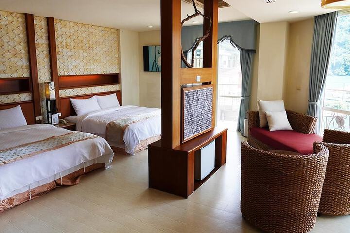 Room 12 of 31