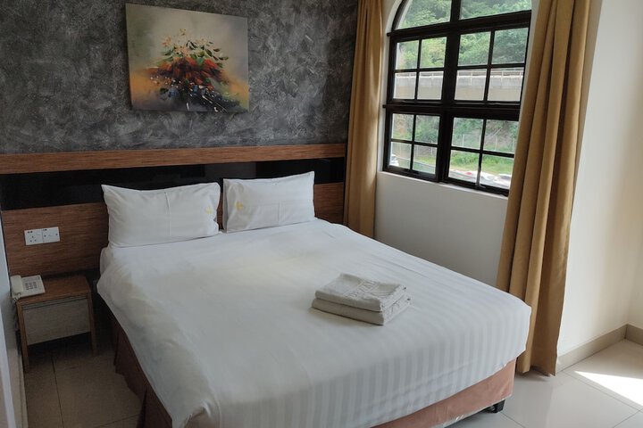 Room 16 of 32