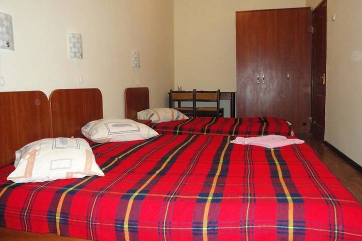 Room 7 of 27