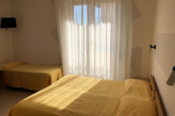 Room 7 of 63