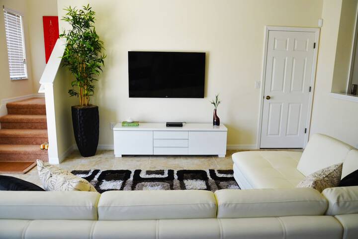 Room 3 of 43