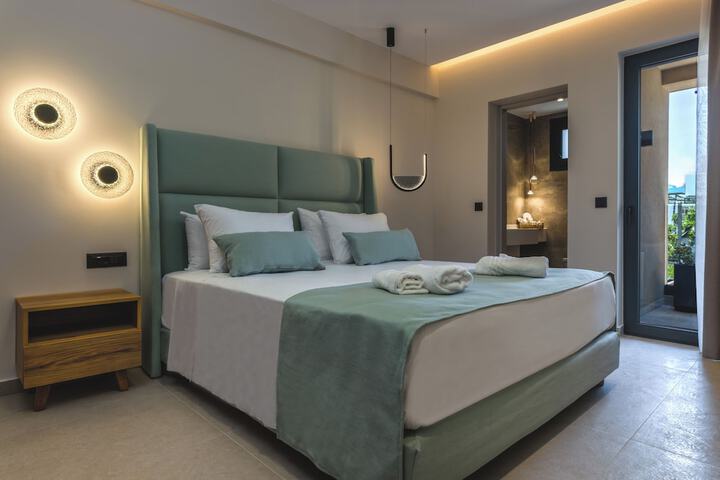Room 4 of 63