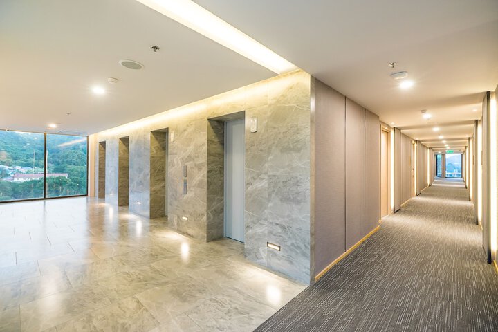 Ballroom/Hall 56 of 68