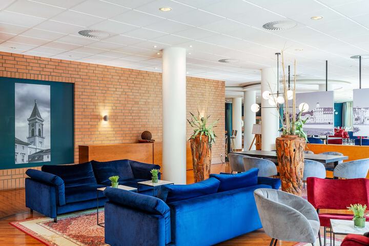 Hotel Interior 16 of 306