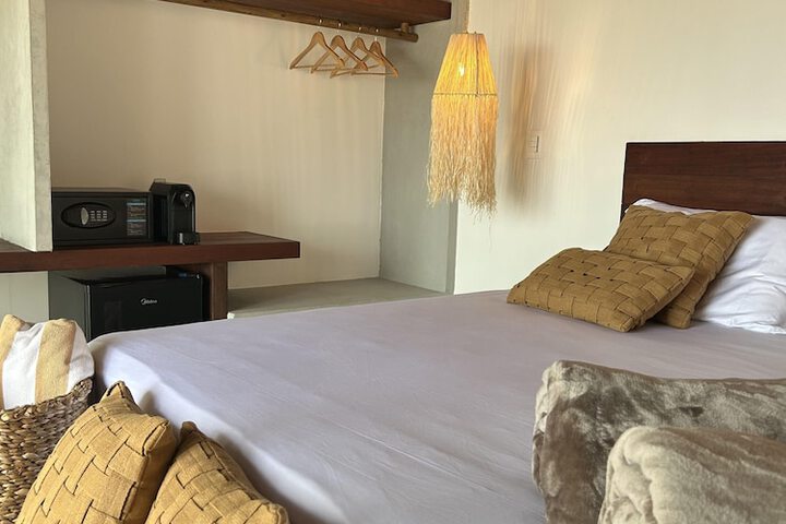 Room 10 of 18