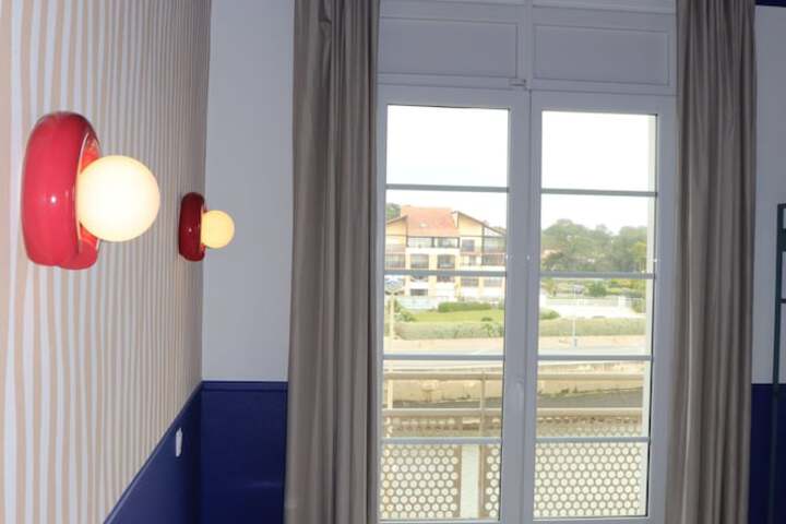 Room 19 of 48