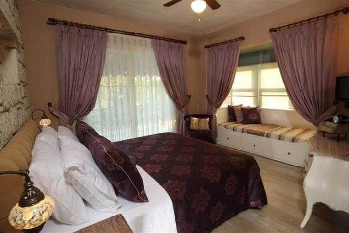 Room 10 of 35