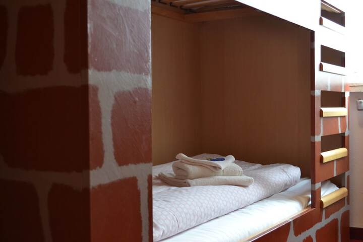 Children's theme room