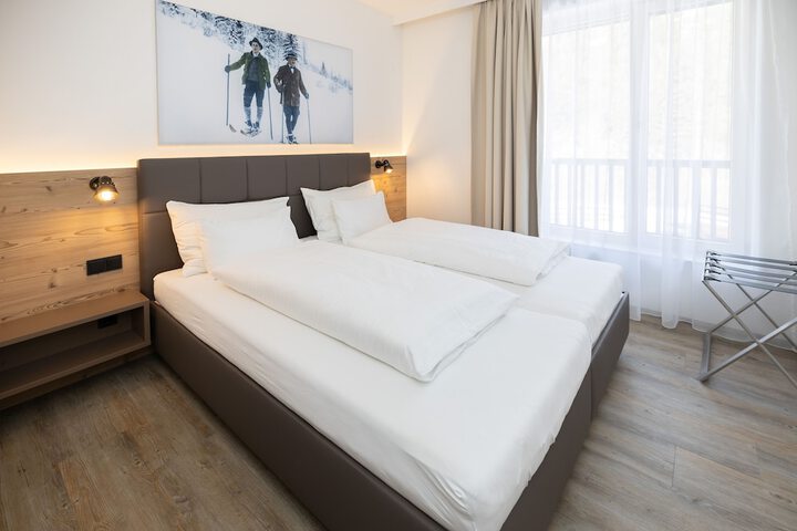 Room 8 of 63