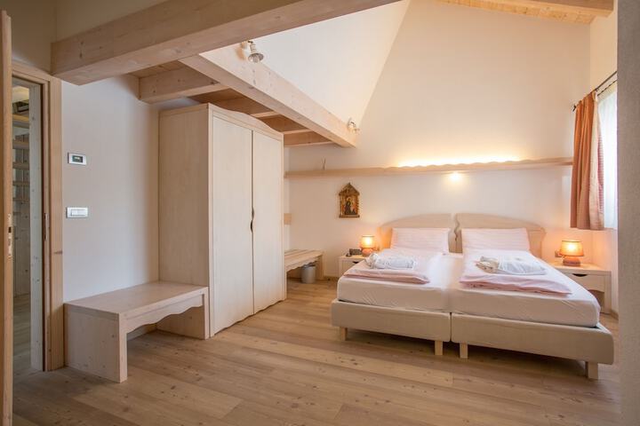 Room 8 of 44
